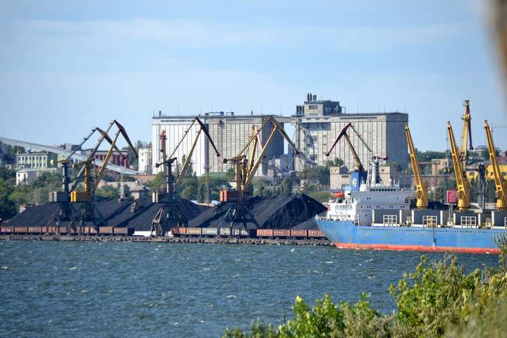 Міністр інфраструктури звільнив директора Миколаївського морського порту