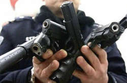 Українці за добу здали в поліцію понад 300 одиниць зброї