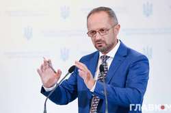 Роман Безсмертний нагадав, що люди починають виходити на майдани, а «цей процес є небезпечним для України»