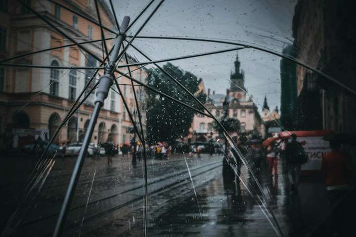Хмарно та помірні дощі: прогноз погоди в Україні на 3 жовтня
