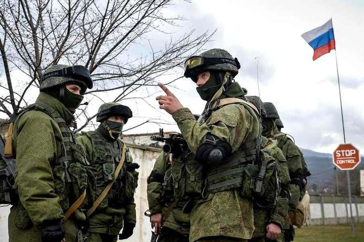 Окупанти за день засудили чотирьох кримчан за ухилення від служби в російській армії