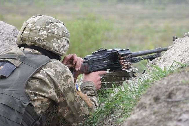 Бойовики на Донбасі збільшують обстріли: сьогодні 21 раз відкривали вогонь 