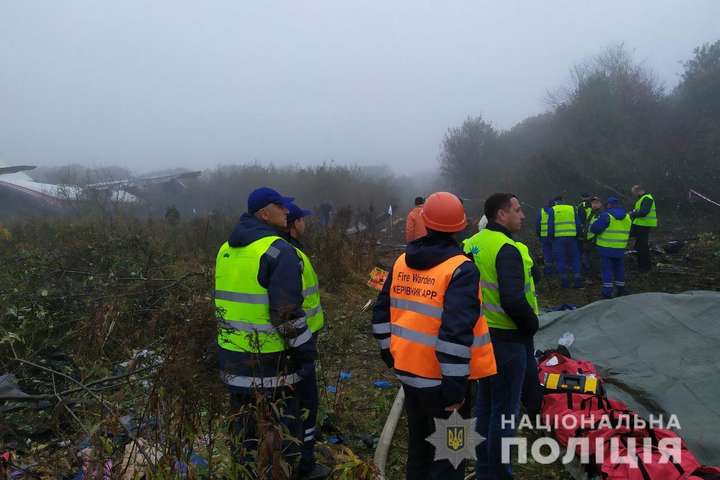 Місце падіння літака на Львівщині охороняє поліція
