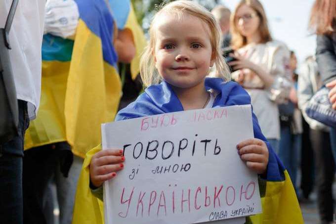 З наступного року російськомовні школи перейдуть на українську – міністр