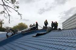 Вогнем було охоплено 100 кв. м даху