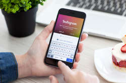 У Threads є камера, без фільтрів, для зйомки відео та фотографій, якими користувачі можуть ділитися з близькими людьми