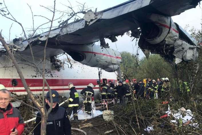 Авіакатастрофа під Львовом: пошукову операцію завершено