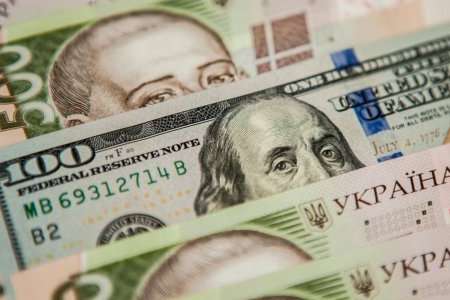Курс валют за НБУ: Долар – 24,87 гривень, євро – 27,24 гривень