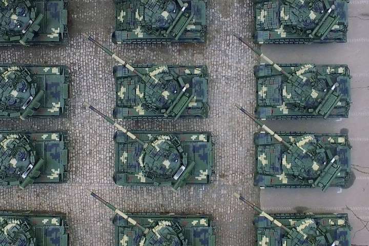 Україна зменшує бюджет на армію, – Бадрак