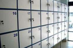 У Росії дитину замкнули в камері зберігання торгового центру