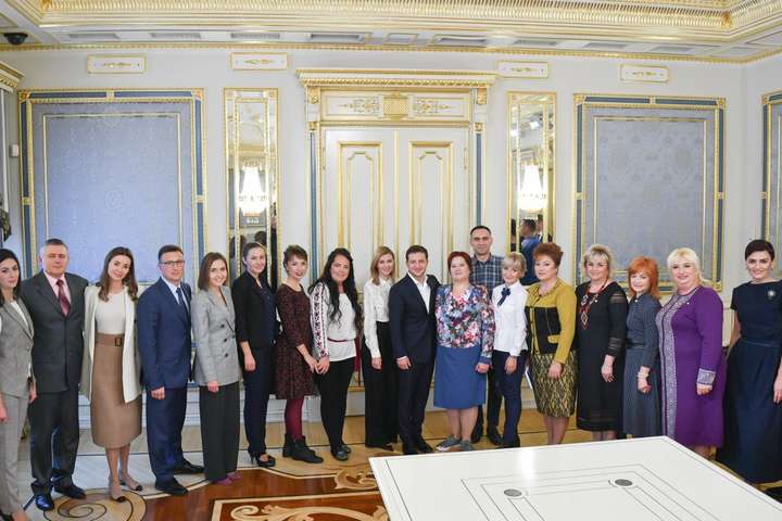 Президент України зустрівся переможцями конкурсу «Учитель року – 2019» 