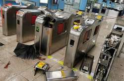У Гонконгу частково відновило роботу метро