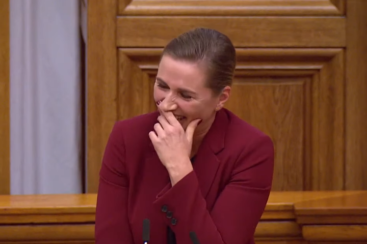 Доповідь данського прем’єра викликала істеричний регіт в парламенті (відео)