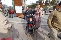 Мишель Терещенко и его молодая жена вывели на публику своего малыша (фото)