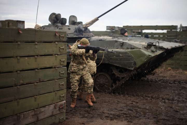 Доба на Донбасі: 25 ворожих обстрілів, бійці Об'єднаних сил зазнали втрат