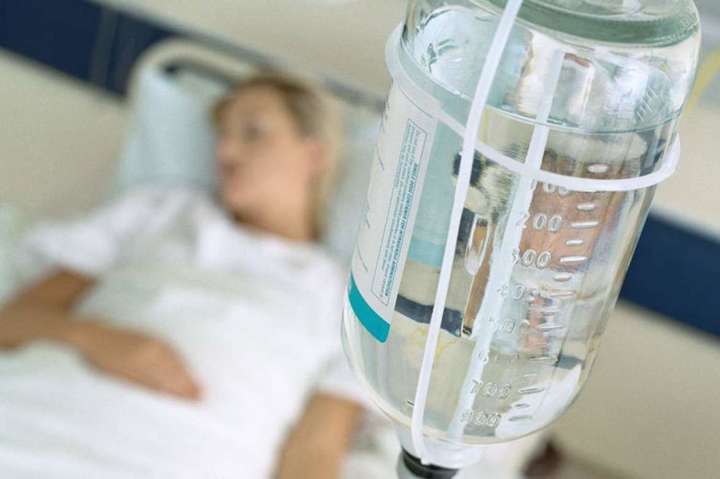 После отравления на Буковине остаются госпитализированными 52 человека