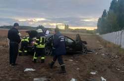 Автомобіль виїхав за межі проїжджої частини