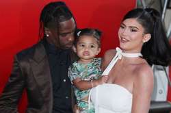  Кайли Дженнер и Трэвис Скотт с дочерью 
 instagram.com/kyliejenner/ 