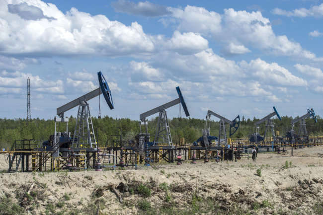 Російський уряд у паніці: скоро нафта «нікому не буде потрібна»