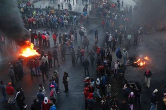 Масові протести в Еквадорі: уряд втік зі столиці 