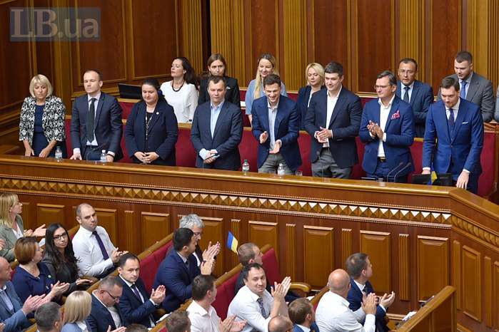 Програма діяльності Кабміну - банальна формальність, яку ніхто не збирається виконувати