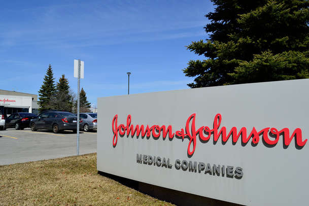 Johnson&Johnson выплатит $8 млрд мужчине, у которого от лекарств выросла грудь
