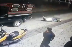 У Мексиці люди прив'язали мера до авто і поволокли невідремонтованою дорогою (відео)