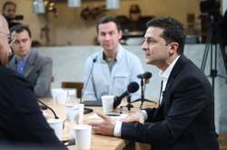 10 жовтня  Володимир Зеленський поспілкувався з пресою  