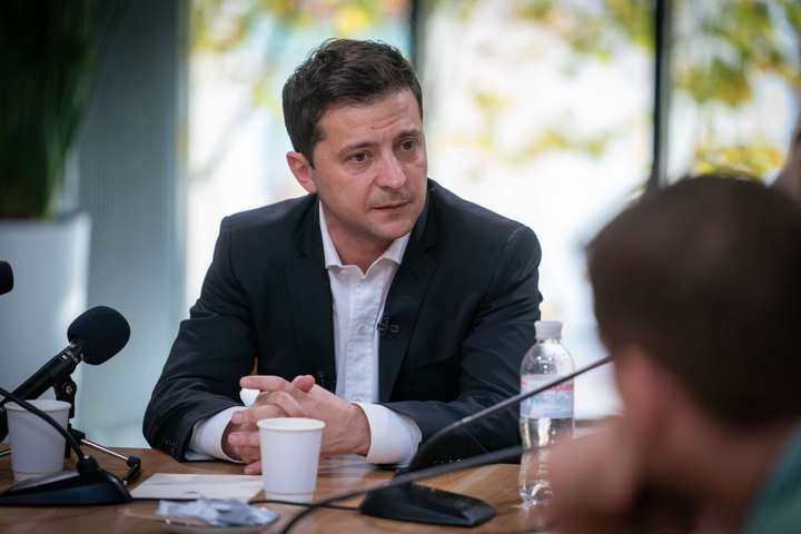 Володимир Зеленський на пресмарафоні - Президент про вирішення конфлікту на Донбасі: Перший пріоритет – люди, другий пріоритет – території