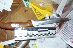 Жінка двічі вдарила ножем свого співмешканця