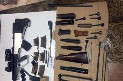 Поліція знайшла боєприпаси та зброю під час обшуку у помешканні киянина та гаражі