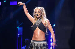 Бритни Спирс отдыхает на Гавайях: новые фото папарацци