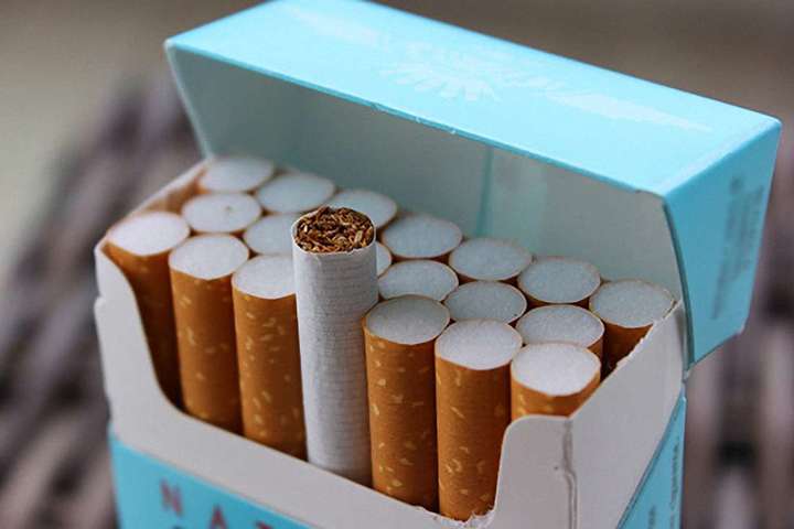 Четыре табачные компании пригрозили уйти с Украины: новый закон поднимет цены до 80-100 грн за пачку сигарет