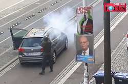 Штайнмаєр відвідав місце теракту у Галле