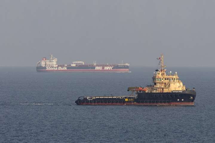 В Красном море иранский танкер подвергся атаке ракет