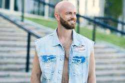 Влад Яма показал архивное фото с волосами: впечатляющий кадр