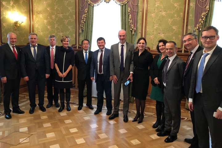 <p>Богдан поінформував дипломатів про очікування української сторони від зустрічі у Нормандському форматі</p> - Богдан зустрівся з послами країн «Великої сімки»