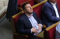 Одіозний батько тендерних схем Антон Яценко у цьому парламенті входить до провладної групи мажоритарників «За майбутнє»