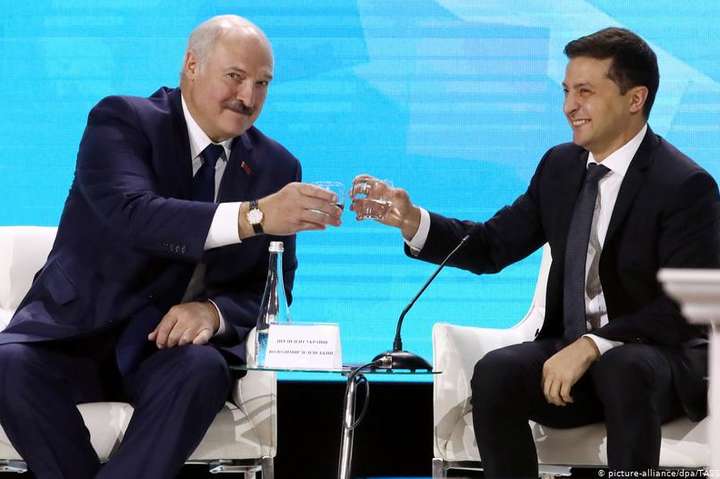 Лукашенко призвал СНГ поддержать украинскую власть