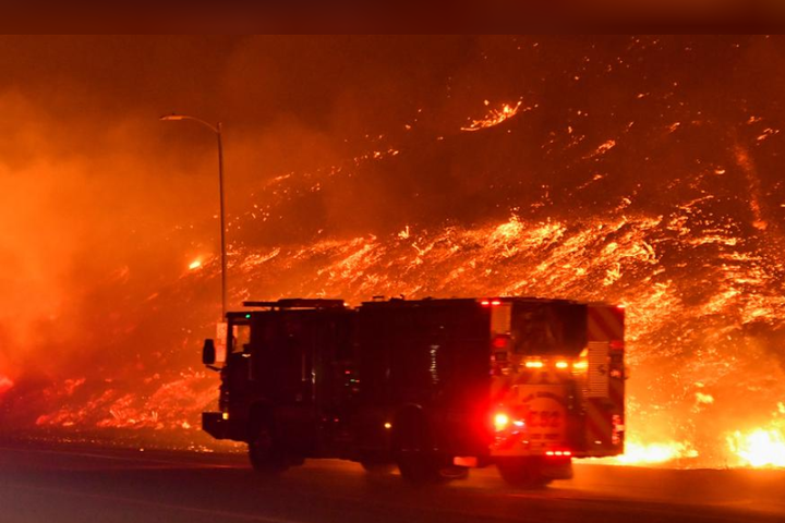 У Каліфорнії оголосили масштабну евакуацію через пожежі