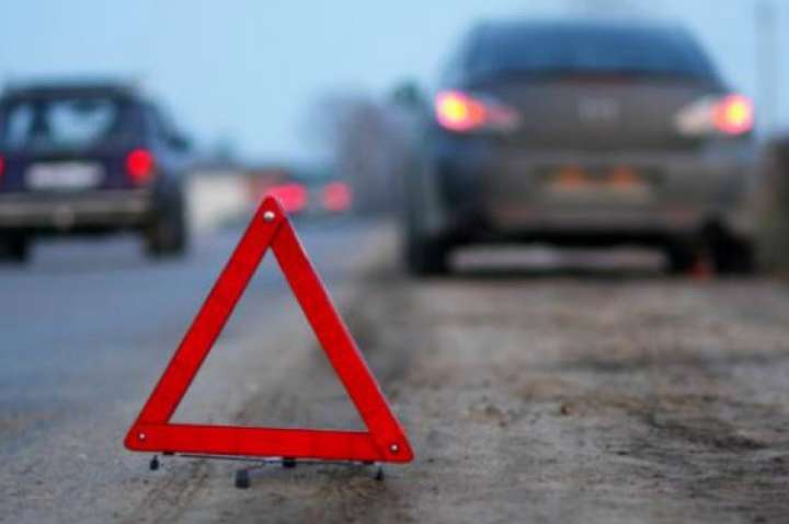 На Львівщині автівка зіткнулася з мотоблоком – є постраждалий