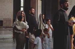 Ким Кардашян показала новые фото с крещения в Армении