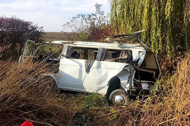 На Буковині автобус з пасажирами потрапив у ДТП: є постраждалі