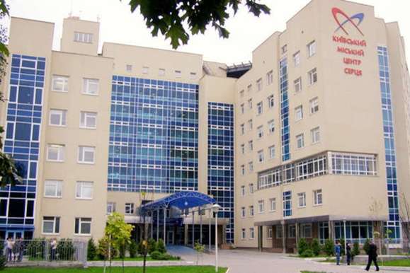 У Києві із вікна четвертого поверху Інституту серця вистрибнув молодий пацієнт