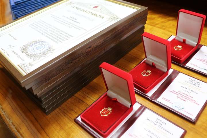 До Дня захисника України військовослужбовцям вручили почесні нагороди Одеси