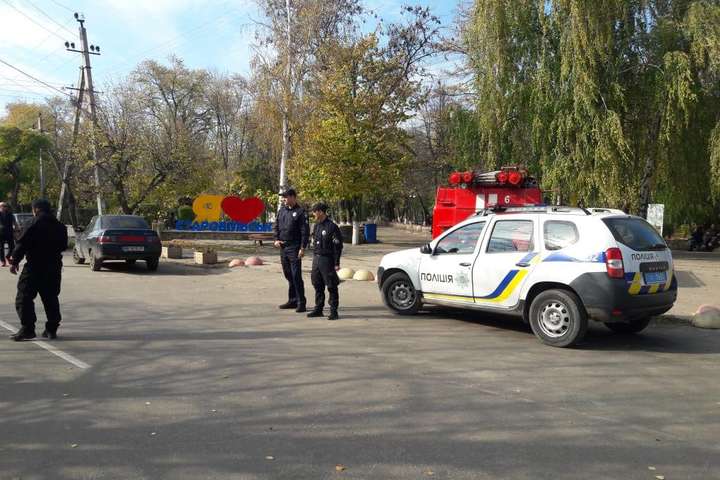 На Луганщині через повідомлення про замінування евакуювали близько 800 осіб