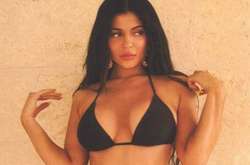  Кайли Дженнер  
 instagram.com/kyliejenner/ 