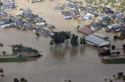  Тайфун «Хагібіс» приніс сильні вітри і проливні дощі, в результаті близько 200 річок вийшли з берегів 