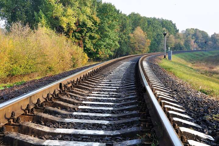 На Львівщині працівник залізниці загинув, впавши під поїзд