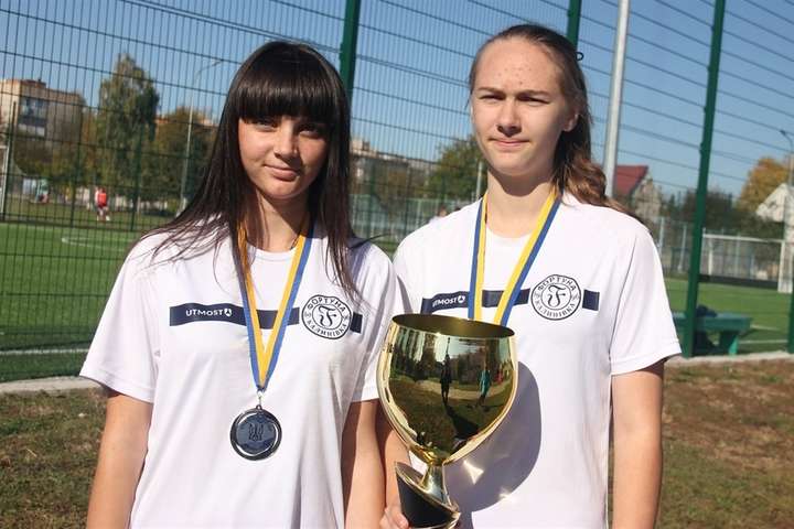 Юні калинівчанки стали призерками чемпіонату України з футболу